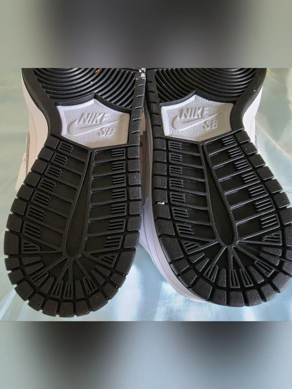 Nike FIRE! NWOB! SB Dunk High Antihero #HM5837 100 in Wolf Grey. Sz W8/M6.5 R2S!